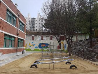 용산초등학교 모래 소독